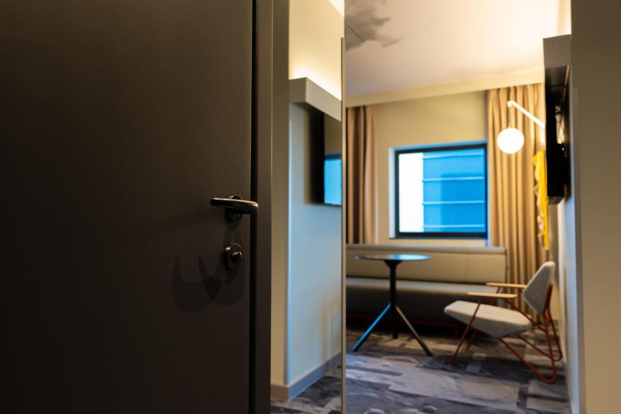Готель Ibis Lviv Center Екстер'єр фото
