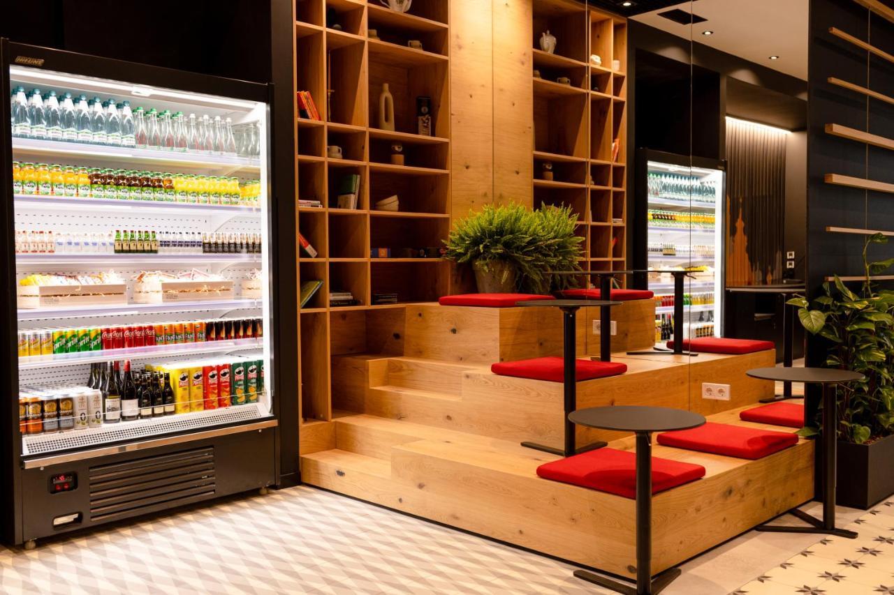 Готель Ibis Lviv Center Екстер'єр фото