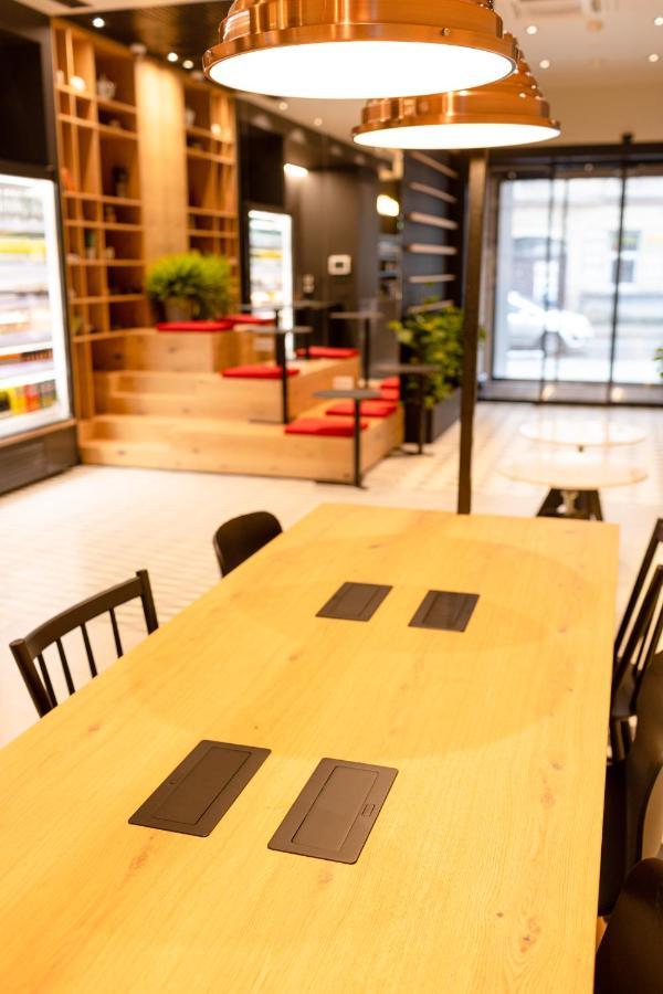 Готель Ibis Lviv Center Екстер'єр фото