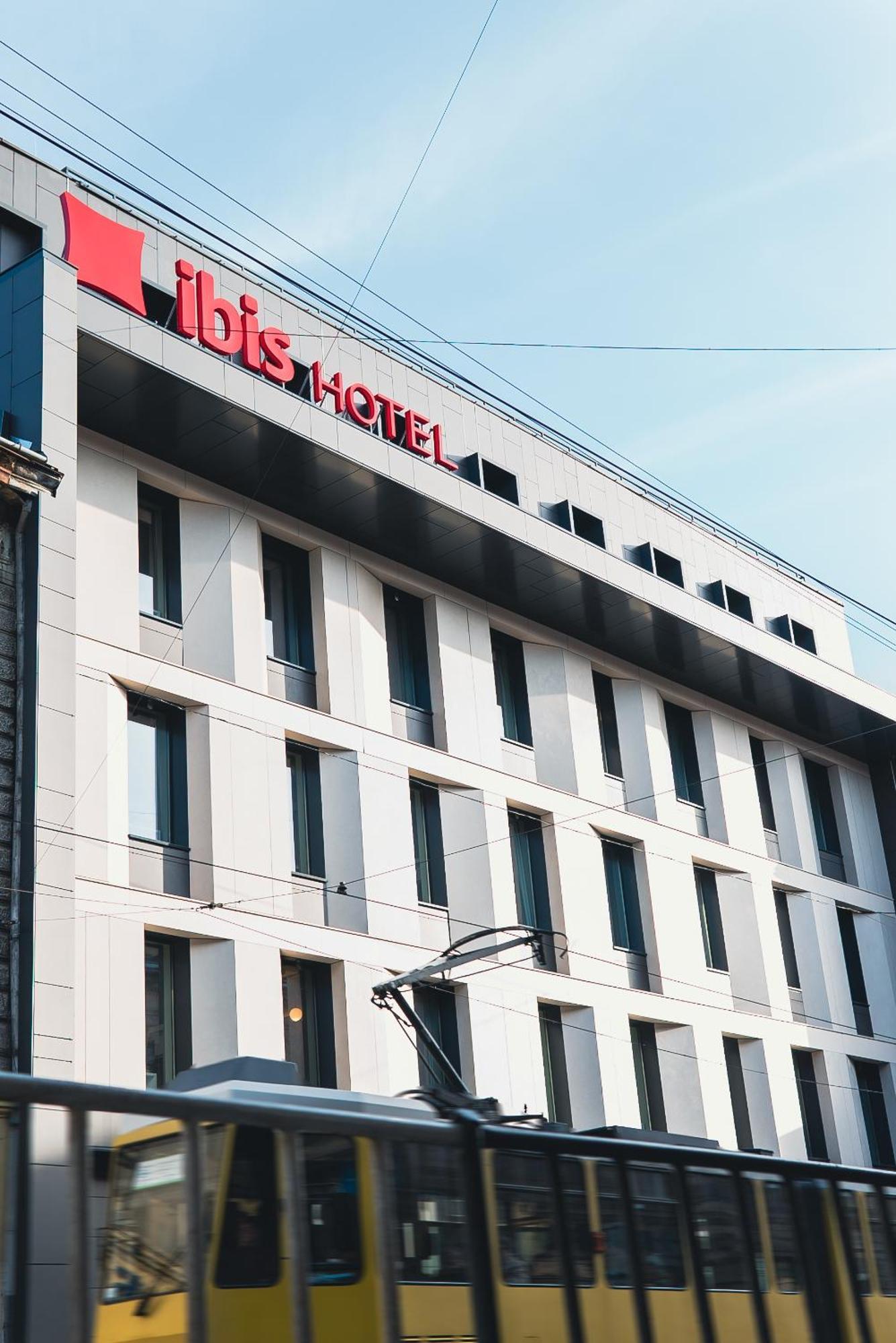 Готель Ibis Lviv Center Екстер'єр фото